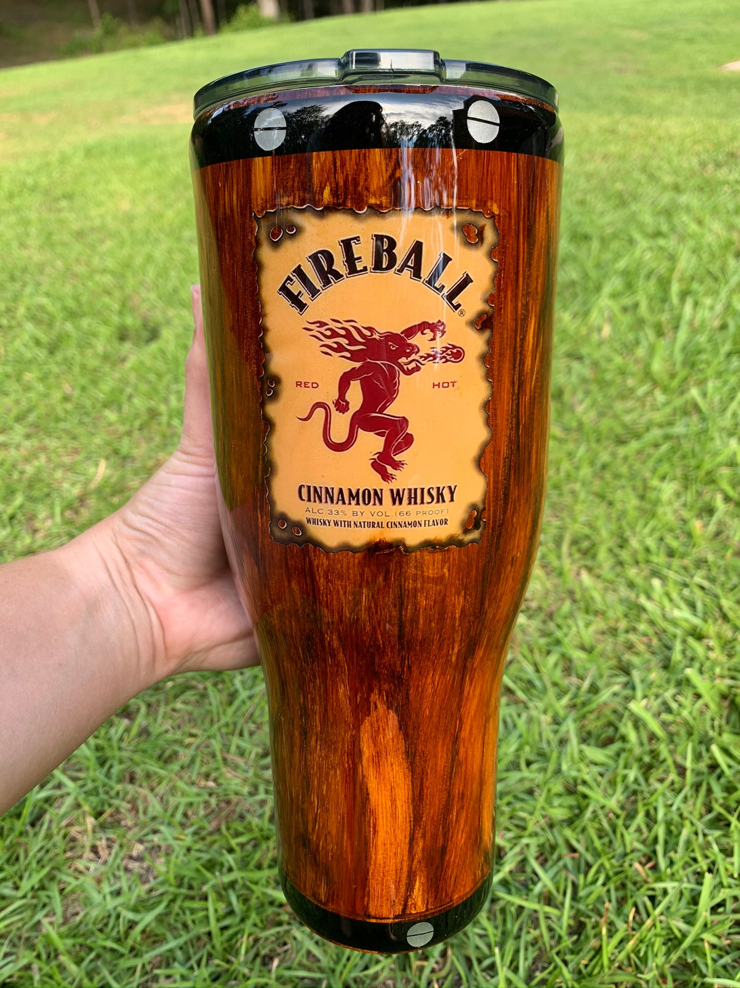 Wood Grain Tumbler Design